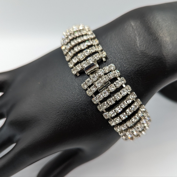 Vintage Silver Tone Clear Rhinestones Half Dome Statement Bracelet 7" Unmarked - Picture 9 of 11